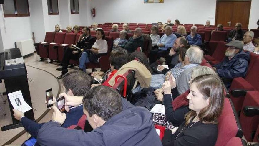 Acto de homenaje a Manoel Cambeiro. // S.A.