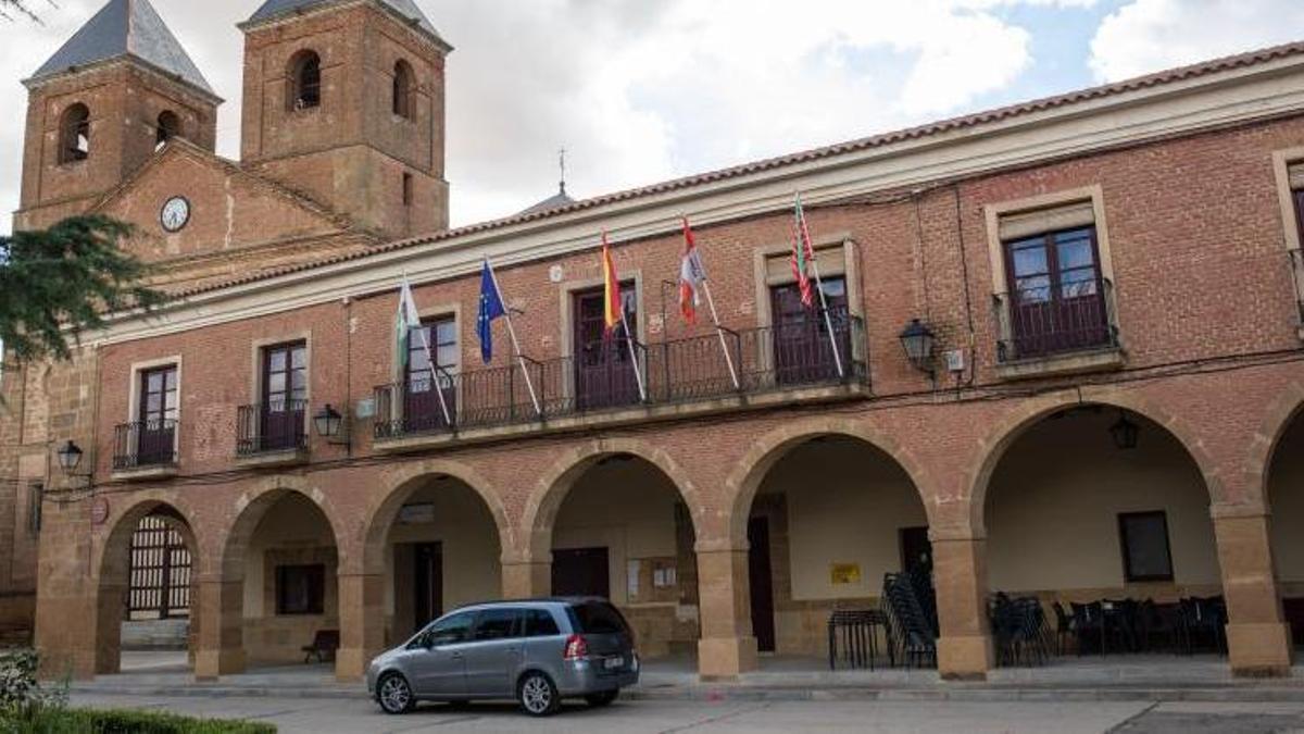Edificio del Ayuntamiento de Villanueva del Campo.