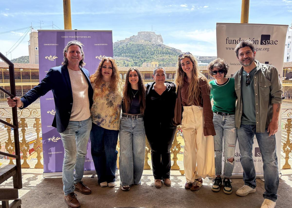 Algunos de los participantes del festival, en la Plaza de Toros de Alicante