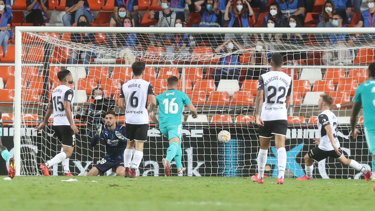 Gol del Madrid frente al Valencia