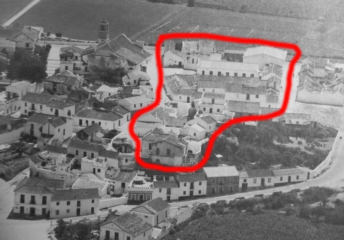 El área delimitada en rojo se conoce en Churriana como la ‘del Castillo’ y es un barrio en alto.