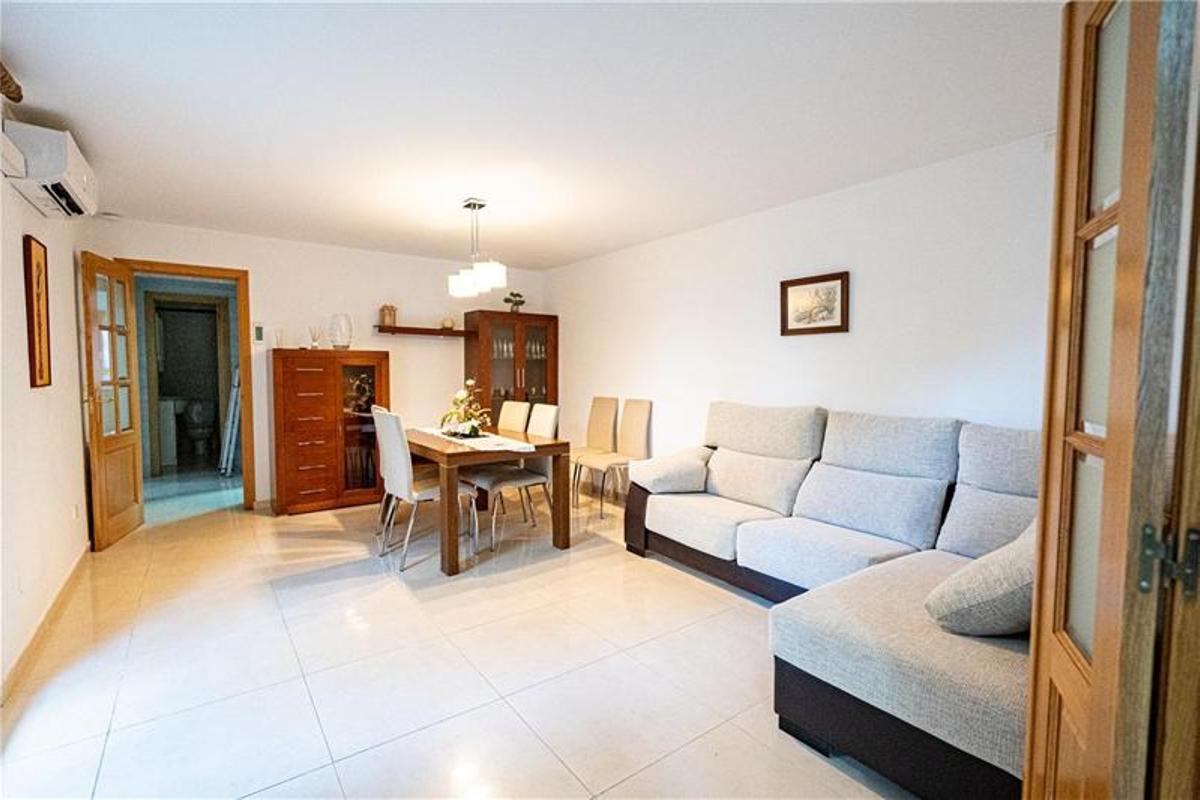 Piso con terraza en Foners