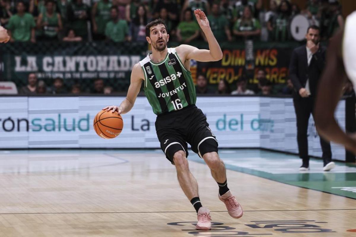 Guillem Vives, con la camiseta del Joventut