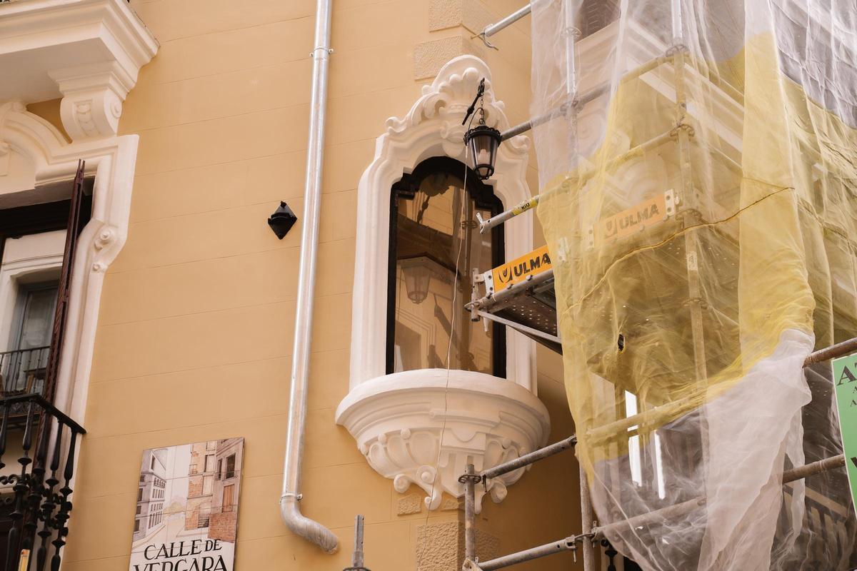 Han sacado a La Dolorosa de su expositor con motivo de las obras del palacio de Ricardo Augustín.