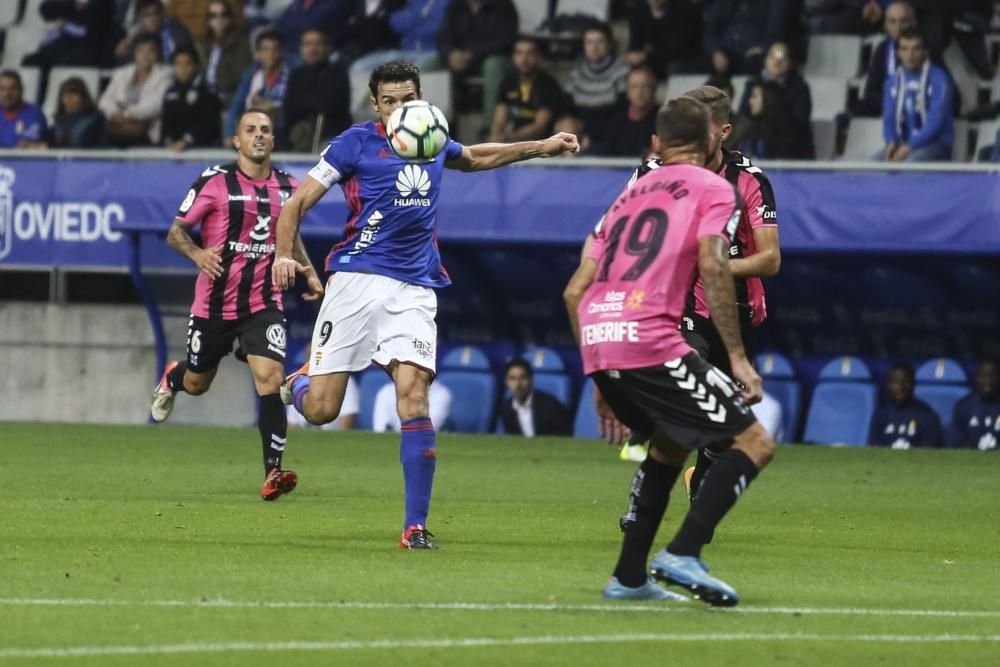 El partido entre el Real Oviedo y el Tenerife, en imágenes