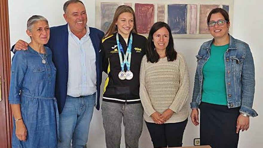 A Laracha felicita a Noelia Loureiro por sus éxitos