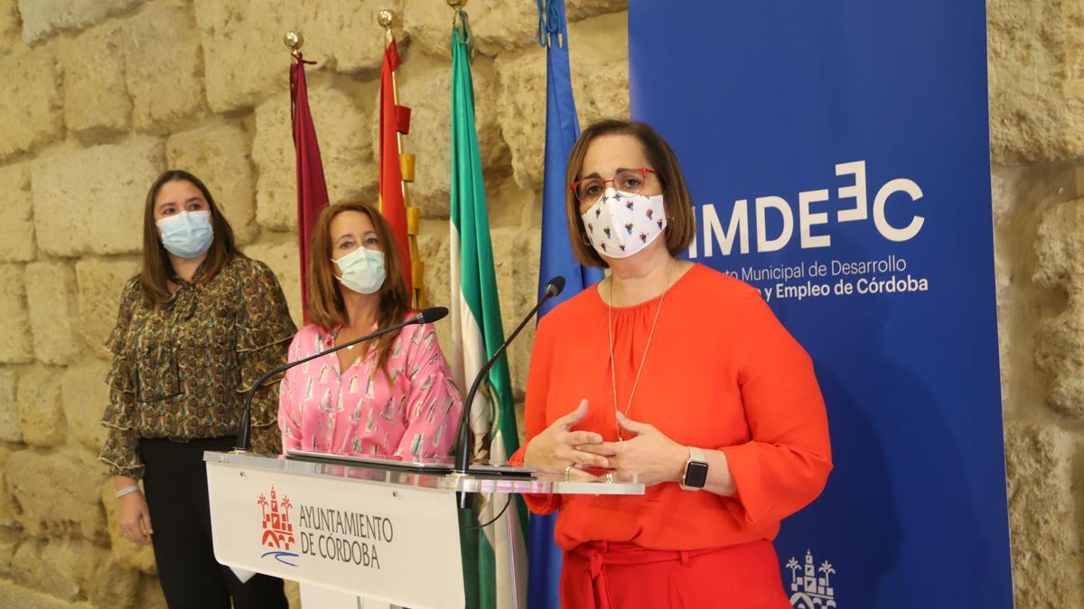 Calero, Aguilar y Torrent, durante la rueda de prensa.