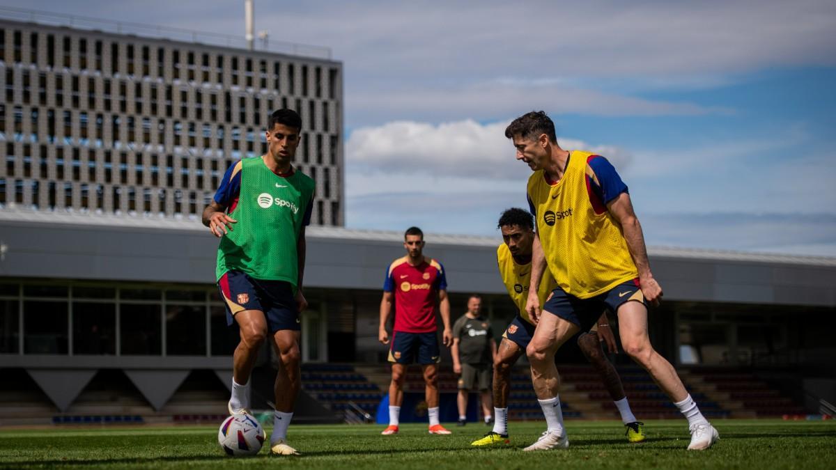 El Barça abre la semana con un entrenamiento matinal