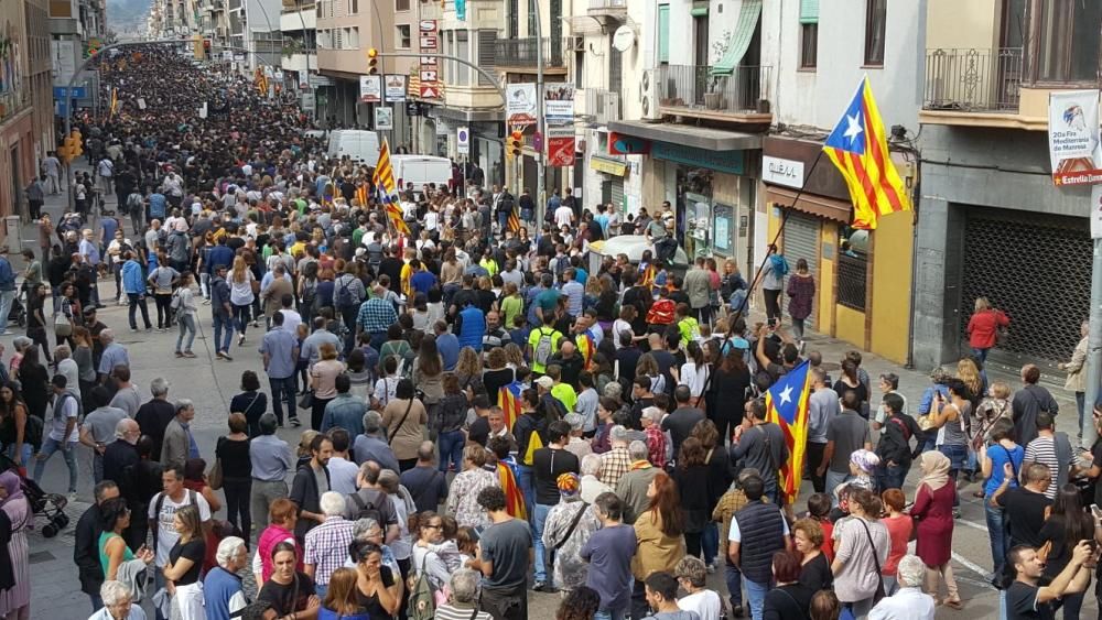 Multitudinària manifestació contra la violència a Manresa