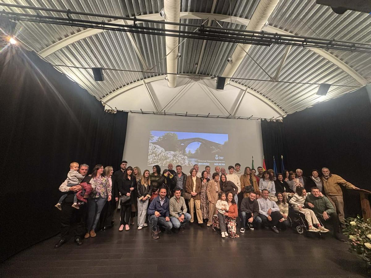 Asistentes al homenaje.