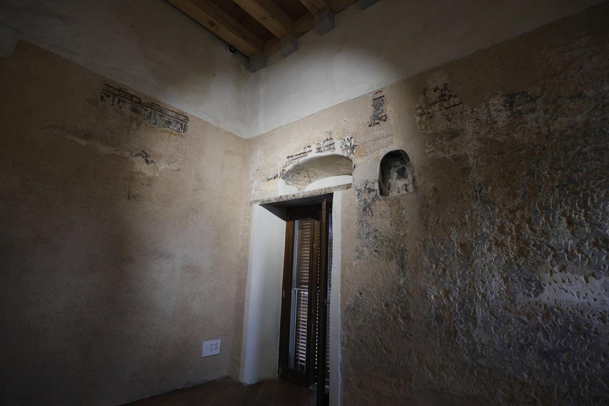 Gracias a la reforma han salido a la luz restos de pinturas de época islámica.