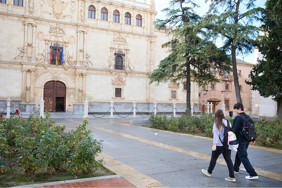 Universidad de Alcalá, en la plaza de San Diego