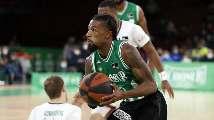 Shannon Evans, en el partido jugado contra el Unicaja la pasada temporada en Sevilla.