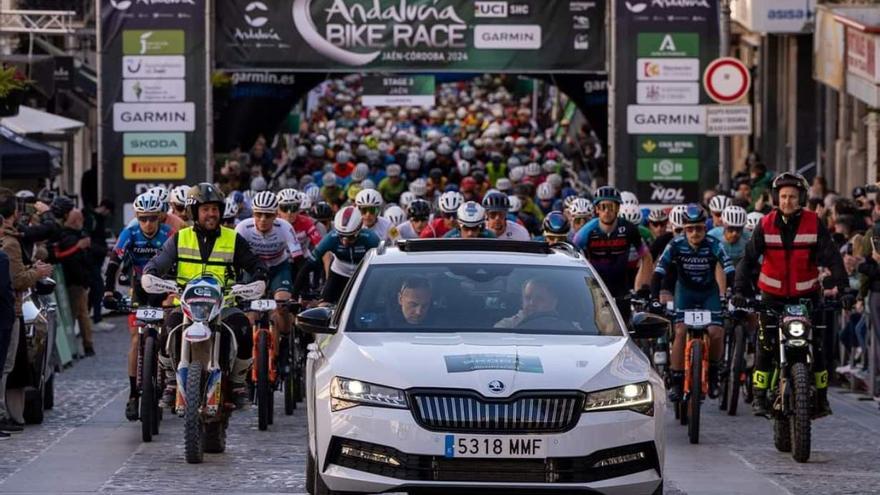 Los italianos Rabensteiner y Porro, nuevos líderes de la Andalucía Bike Race antes de la entrada en Córdoba