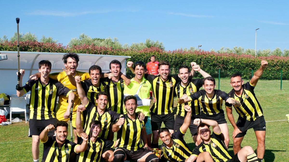 15 de los 17 integrantes del Trayner Aragón que participaron en los Medigames.