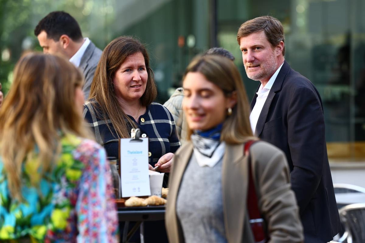 En imágenes | Ambiente en la presentación de The Wave en Barcelona