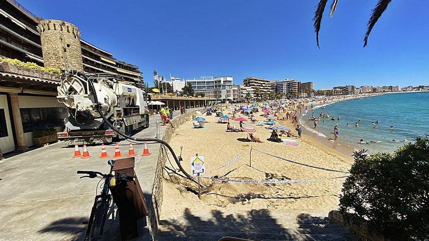 La zona de la platja de Torre Valentina on es va fer el vessament.