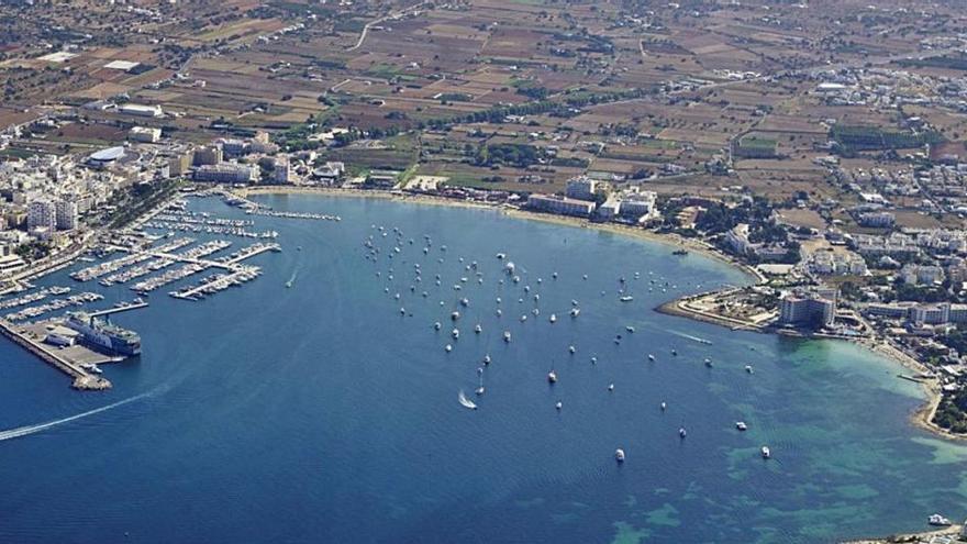 Vista aérea de la bahía de Sant Antoni, en una imagen de archivo.