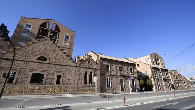 Fachada de la antigua fábrica ‘La Innovadora’ en la avenida de El Palmar.