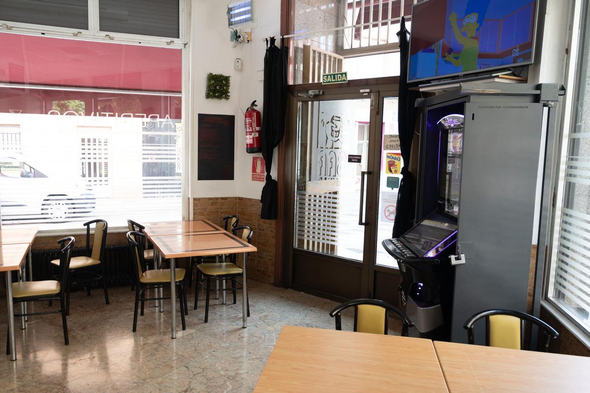 En imágenes | Bar Miguel, en Zaragoza, un sitio 'de toda la vida' con bocadillos de calamares a 3,50 euros: "Comida casera, de la abuela y buena"