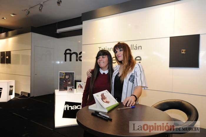 Rozalén, en la firma de discos y libros en FNAC