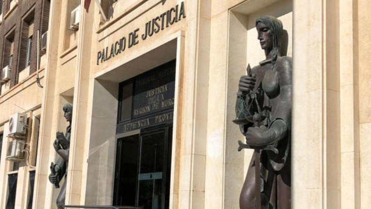 Fachada del Palacio de Justicia de Murcia.