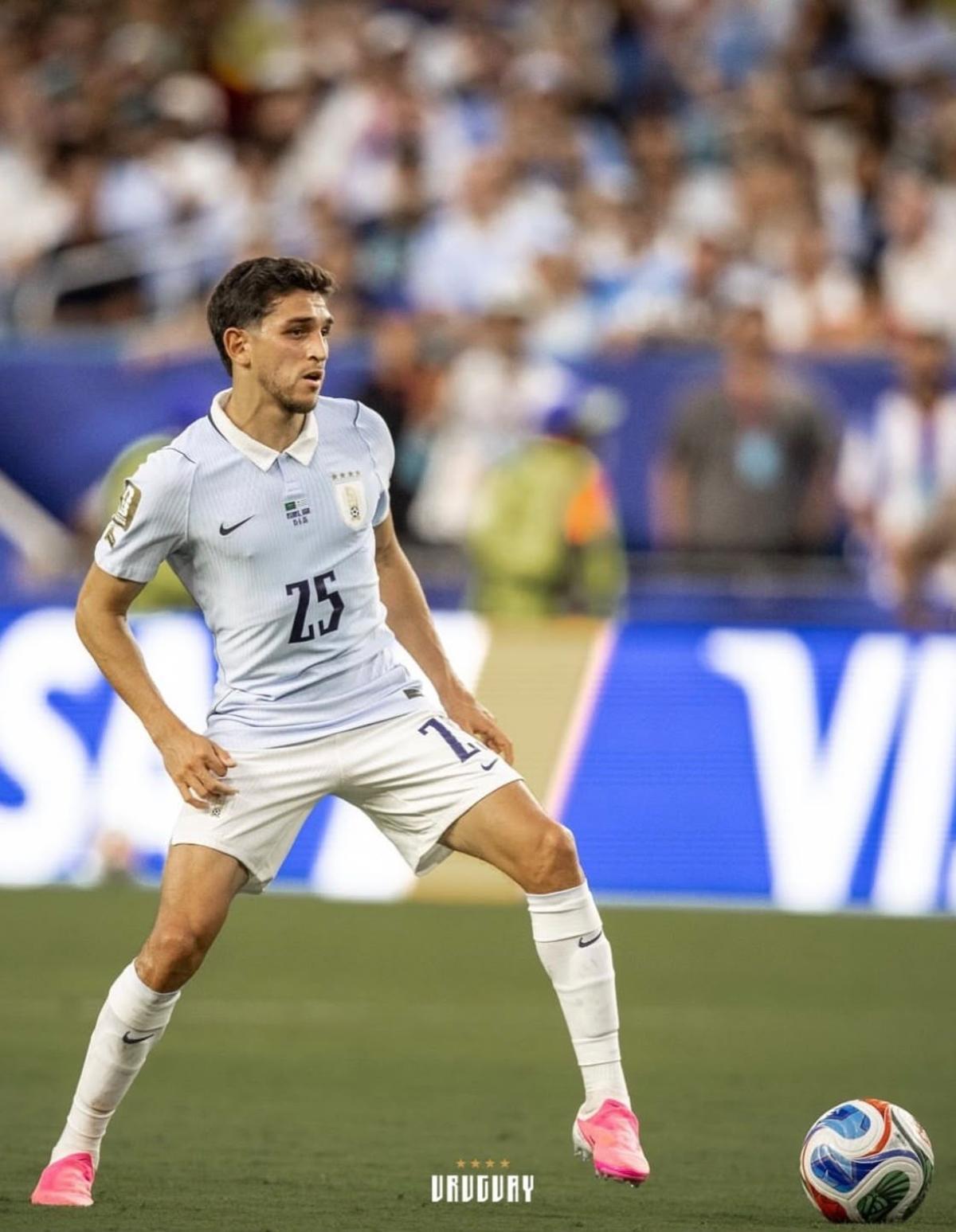 Juan Sanabria en su debut con la selección charrúa frente a Arabia Suadí