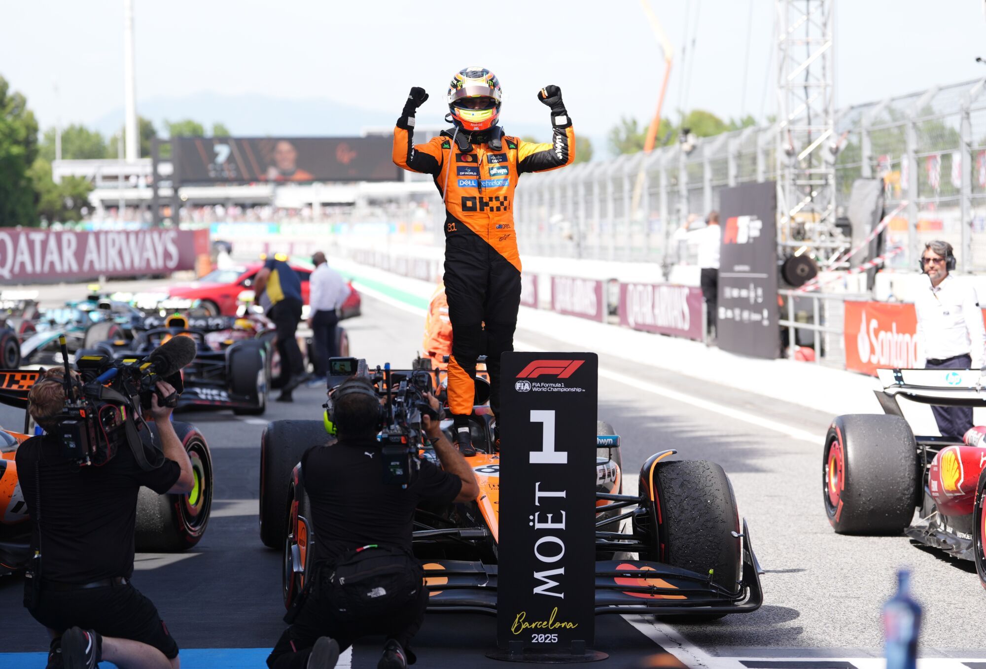 01 June 2025, Spain, Barcelona: Australian Formula one driver Oscar Piastri of McLaren, celebrates winning the Formula 1 Spanish Grand Prix race at the Circuit de Barcelona-Catalunya. Photo: Bradley Collyer/PA Wire/dpa 01/06/2025 ONLY FOR USE IN SPAIN. Bradley Collyer/PA Wire/dpa;motor rallying;motorsport;sports;Formula 1 Spanish Grand Prix - Race Day;