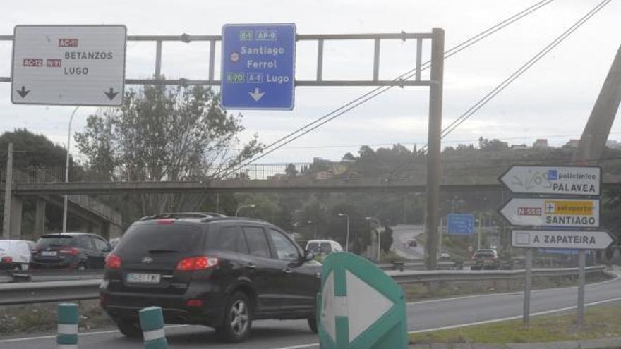 Tráfico en el acceso a la AP-9 desde A Coruña.