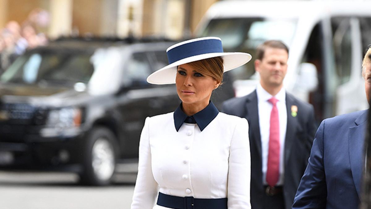 Blanco y con sombrero: el look &#039;My Fair Lady&#039; de Melania Trump en Londres