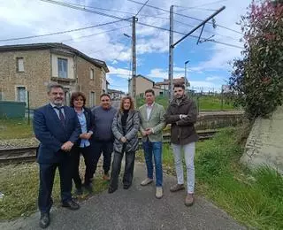 El PP reclama atajar el deterioro de las infraestructuras ferroviarias de Siero