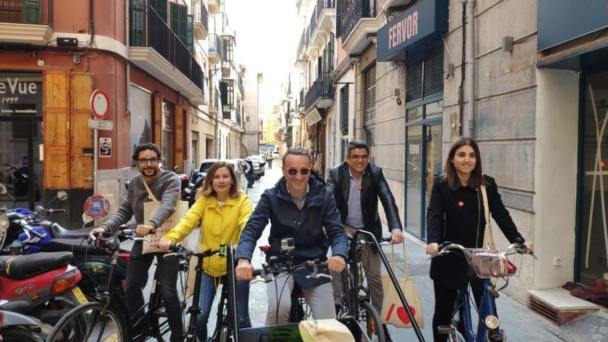 Pons empieza la campaña en bicicleta para escenificar &quot;una España sostenible&quot;