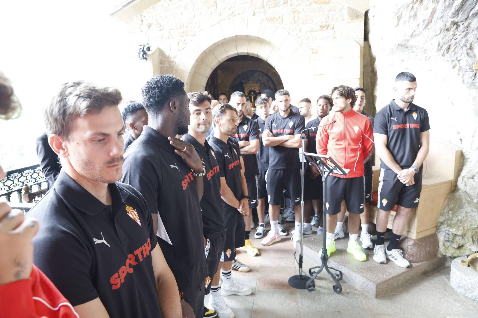 EN IMÁGENES: Visita del Sporting a La Santina en Covadonga