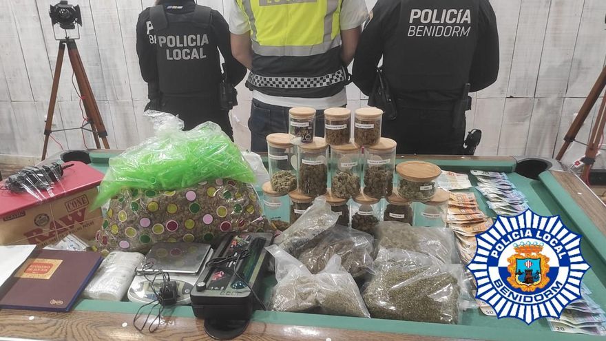 Cerco a los falsos clubes de cannabis: Cuatro detenidos y 15 kilos de marihuana intervenidos en Benidorm