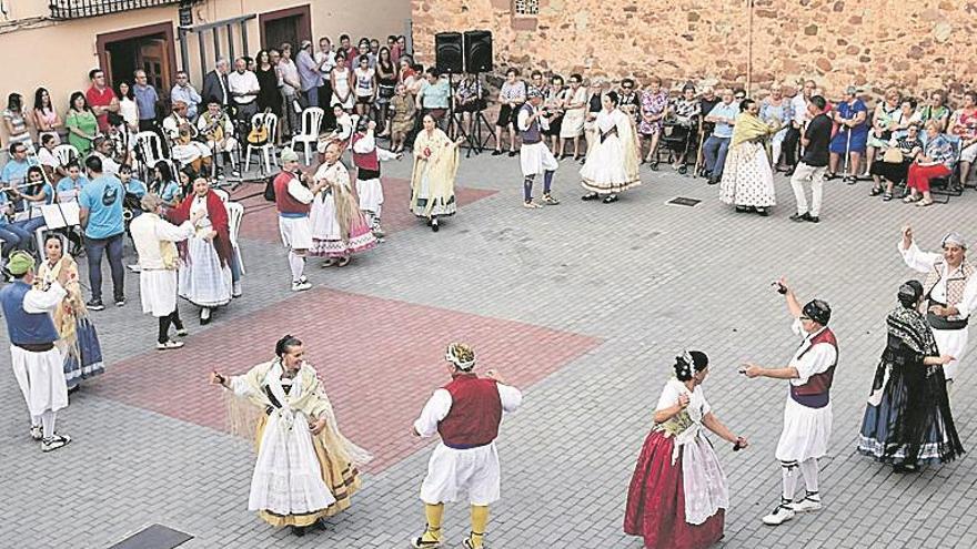 La Pobla Tornesa amplía su oferta lúdica con toros, cultura y música