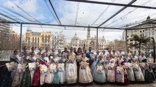 El Extra de Fallas de Levante-EMV se estrena a lo grande en el balcón municipal