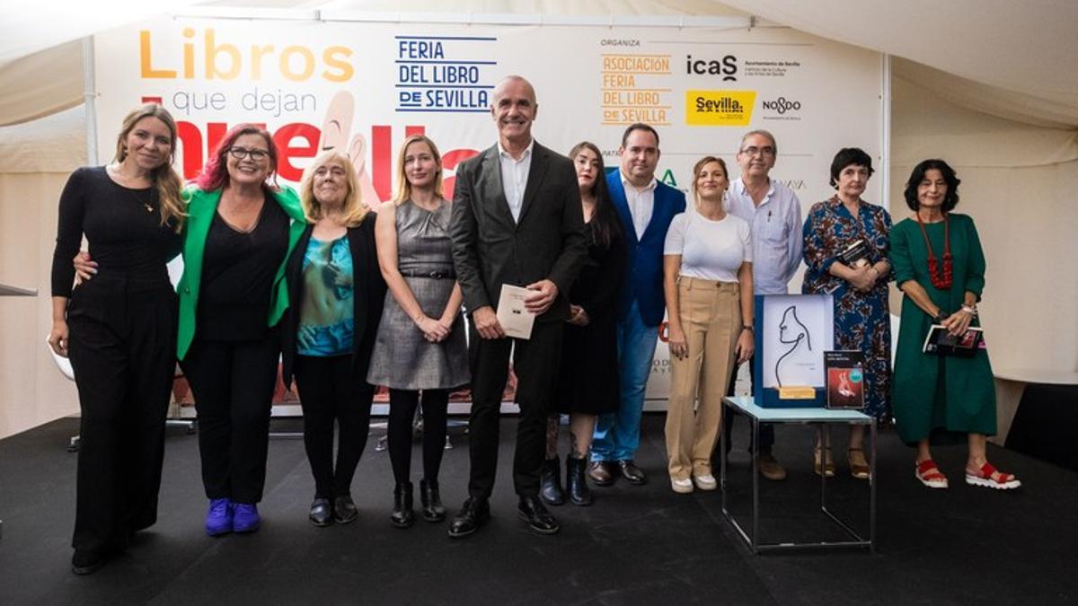 El exalcalde de Sevilla, Antonio Muñoz, durante la entrega del I Premio de Novela Almudena Grandes a Marta Barrio