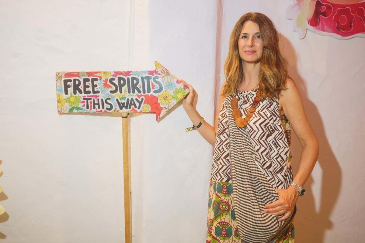 Los famosos se divierten en la fiesta Flower Power
