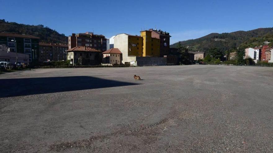 La explanada de Oñón, todavía cerrada al tráfico.