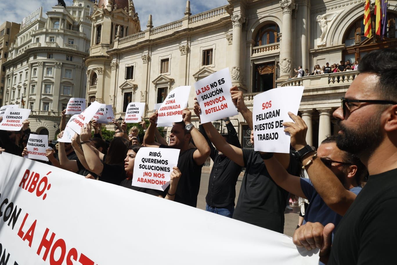 Hosteleros del Cedro claman contra la implantación de una ZAS