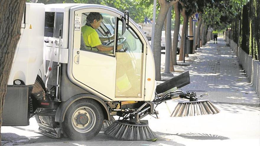 Suman 99.000 € a la limpieza viaria para mejorar la imagen de la ciudad