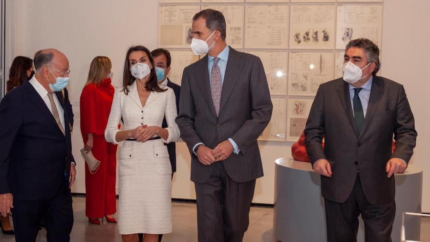 Los Reyes en su visita al nuevo museo de Cáceres.