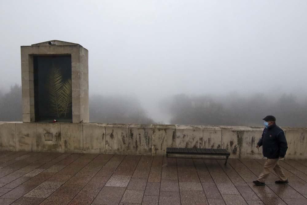 Córdoba despierta bajo la niebla