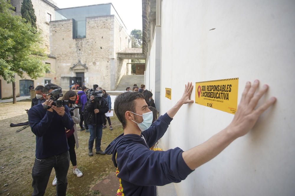 Estudiants de la UdG ocupen el rectorat