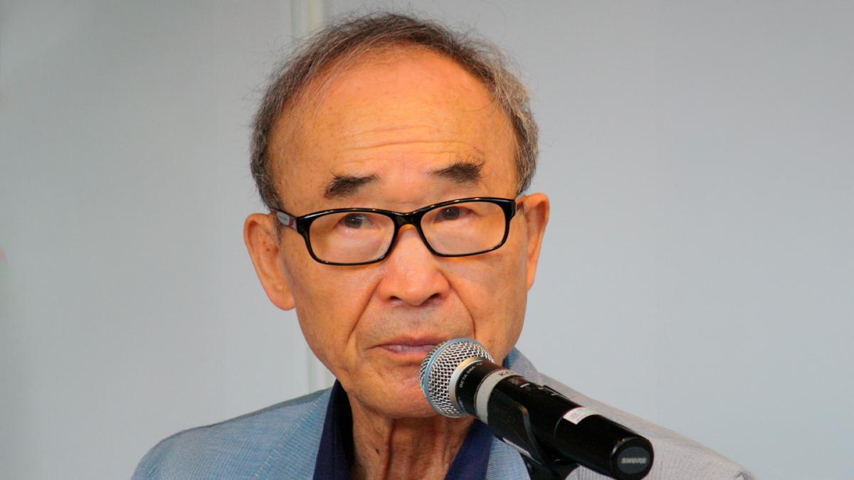 O poeta coreano Ko Un.