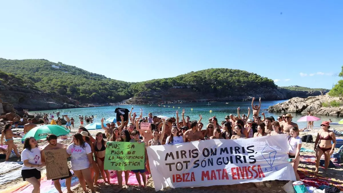 'Xindriada' contra la masificación turística de Ibiza: “No necesitamos turistas en invierno, nos sobran en verano”
