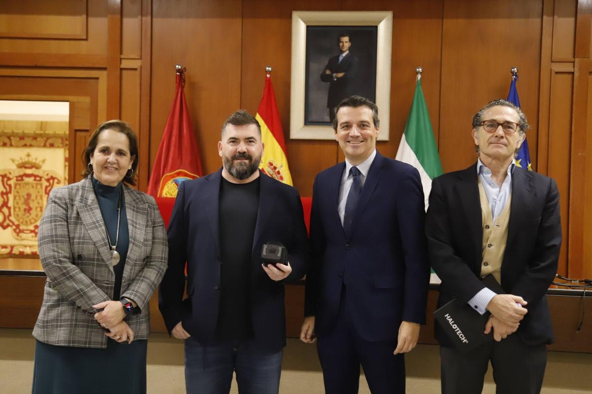 A.J.González Córdoba José María Bellido y Blanca Torrent presentan la empresa Halotech