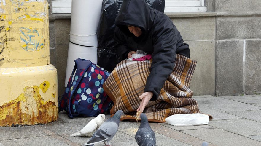 &quot;Una noche menos dura&quot; para las personas sin hogar de Santiago y A Coruña