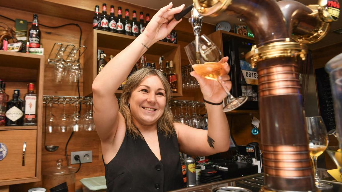 El bar de A Coruña que aún tiene cerveza a 1,50 euros: "Quería algo propio y estoy intentando levantarlo"