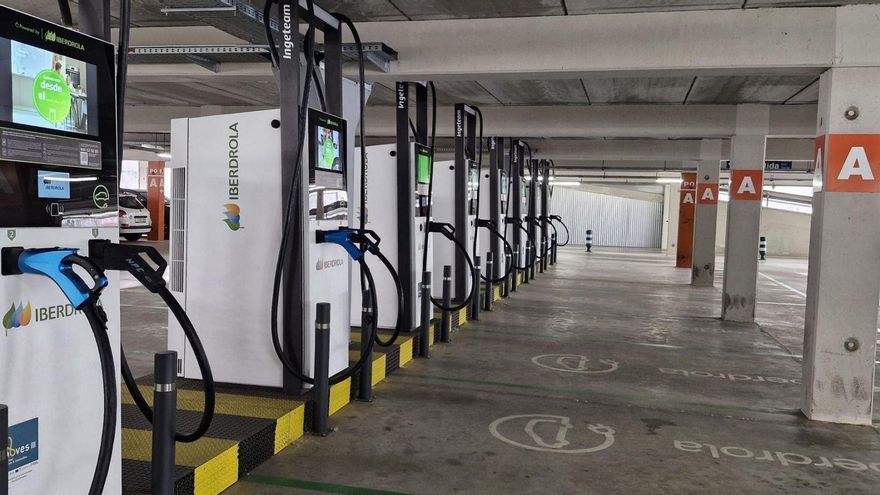 Ferrocarrils posa 24 nous carregadors per a vehicles elèctrics a l&#039;aparcament de Monistrol Vila